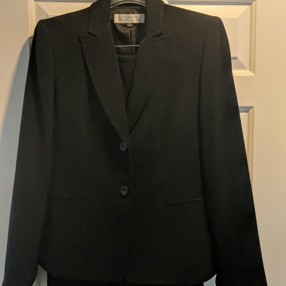 Tahari Women's Skirt Suit